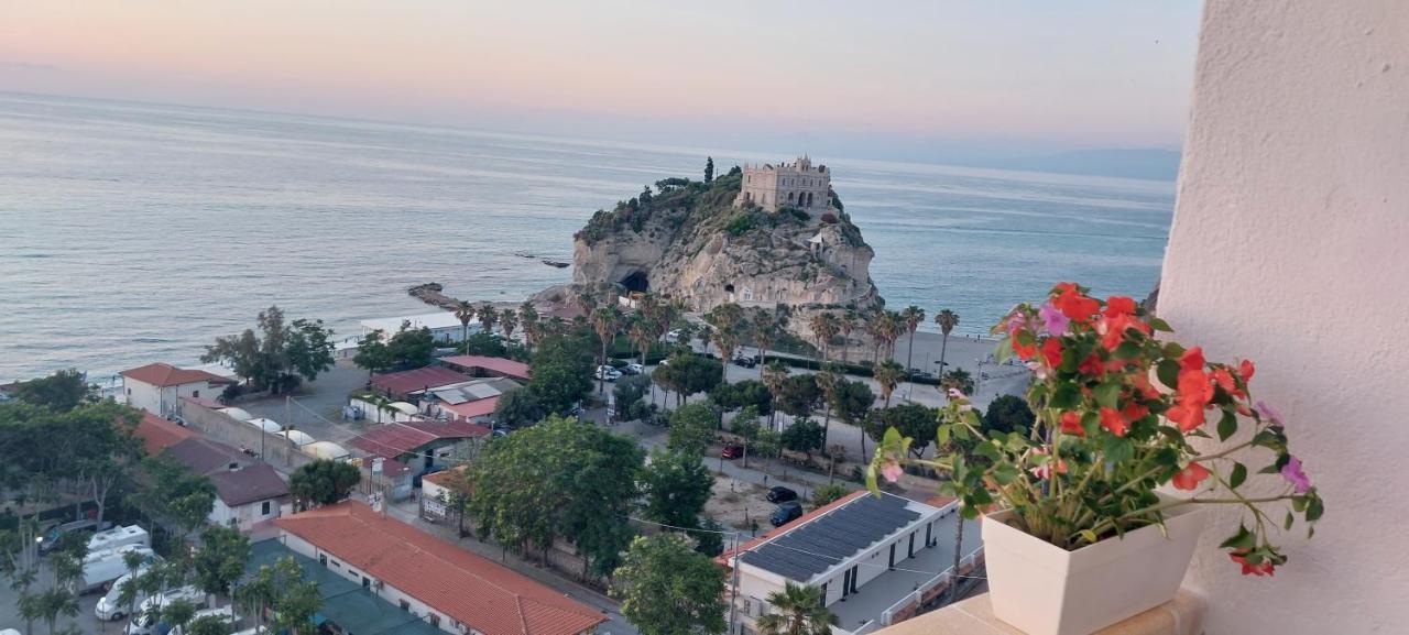 La Finestra Sul Mare Apartment Tropea Exterior photo